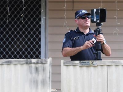 Qld police release bomb suspect footage
