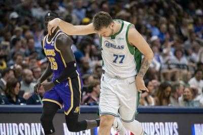 NBA Twitter reacts to Lakers getting destroyed by Dallas Mavericks