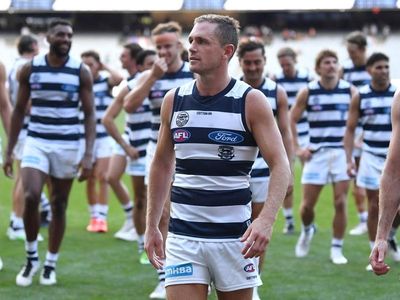 Love of game drives Selwood to AFL record