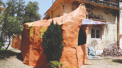 Arts college plans a unique farewell