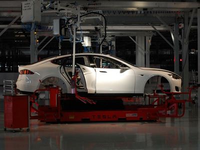 Tesla, UAW Haven't Talked About Potential Union Vote At EV Maker's Fremont Plant