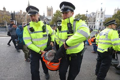 Insulate Britain: 117 supporters charged by police for blocking roads