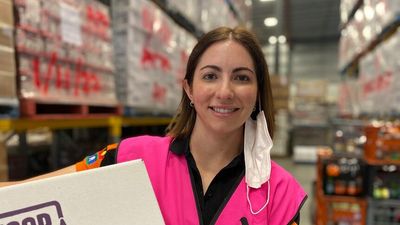 WA charities Foodbank and Anglicare team up to deliver essentials to people in COVID isolation