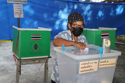 Committee votes for two ballot papers with different numbers