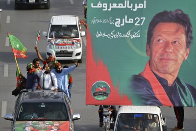 Pakistan: Khan gov’t’s key ally quits ahead of vote to remove PM