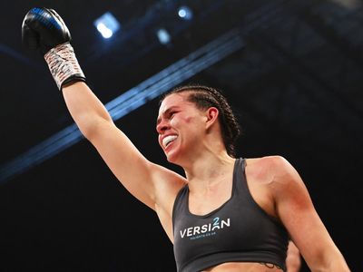 Savannah Marshall vs Femke Hermans time: When are the ring walks for fight this weekend?