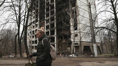 Russia intensifies shelling in Kyiv and Chernihiv despite claims to scale back