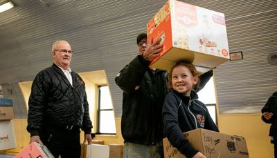 Evergreen Park church collects supplies to help Ukrainian refugees in Poland