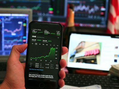 Robinhood Analyst: Trading App Could Be Gen Z's Charles Schwab, But Faces These Near-Term Pressures