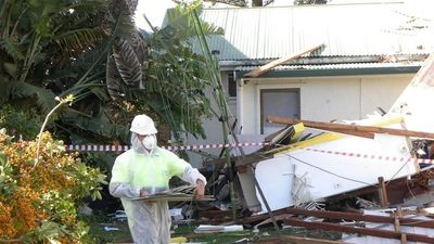 Fears over asbestos inhalation as Australians clean up after flooding