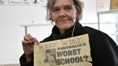 Walgett high school rapidly going 'backwards' since Connected Communities introduced, critics say