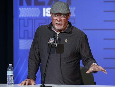 Buccaneers coach Arians steps down in surprise move