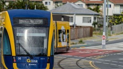 Gold Coast light rail contracts signed to get stage three underway