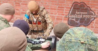 Surrendering Russian troops 'switch sides to fight for Ukraine against Putin'