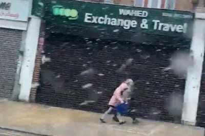 Snow in London as cold weather forecast sees temperatures plunge across capital