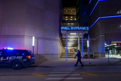18-year-old arrested in fatal shooting at Chicago-area mall