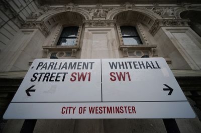 Civil servants ‘abandoned’ by ministers with pay rise one-third of inflation