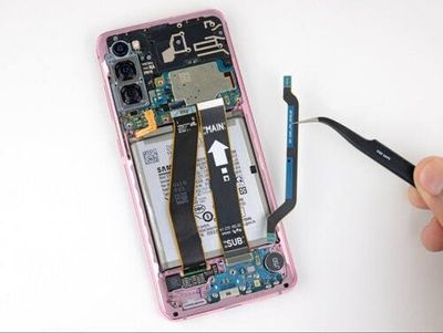 Samsung is building a DIY repair program with iFixit