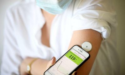 People with type 1 diabetes in England to be given skin sensor to monitor blood sugar