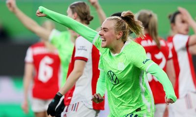 Wolfsburg’s Jill Roord helps knock former club Arsenal out of WCL