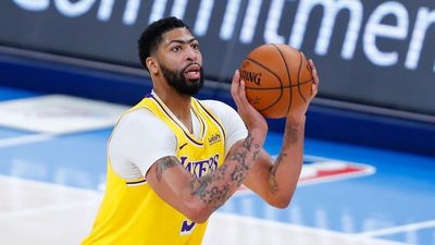 Report: Anthony Davis Expected to Return to Lakers on Friday