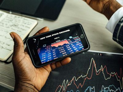 Cannabis Stocks Nervously Falling On Uncertainty Of Marijuana Legalization Prospects