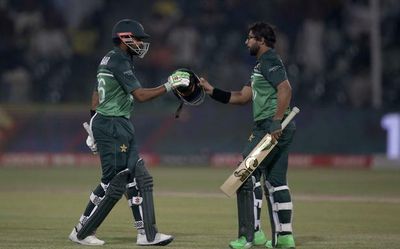 Pakistan levels ODI series with 6-wicket win over Australia