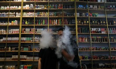 Malaysian Proposal to Phase Out Smoking Sparks Controversy, Concerns Over Corruption