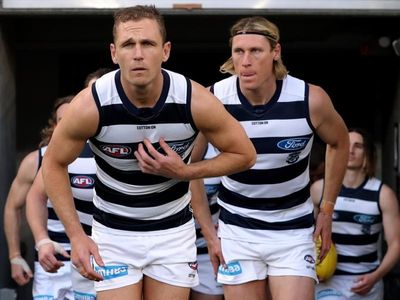 Geelong out to blunt Magpies' attack