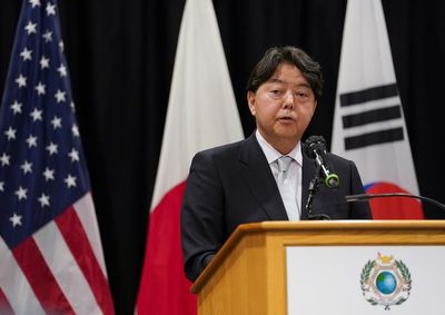 Live updates | Japan FM to assess refugee needs in Poland