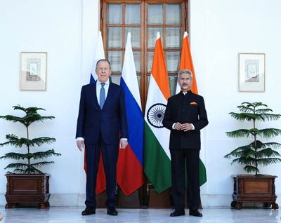 Russia's Lavrov hopes to bypass sanctions in trade with "friend" India
