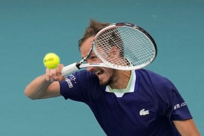 Daniil Medvedev misses chance to return to world No 1 with Miami Open loss