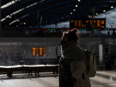 Covid UK: 4.9 million people infected with virus last week, as figures hit new record high
