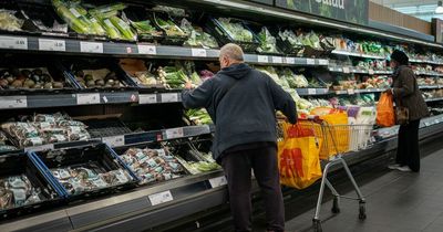 Tesco and Aldi issue urgent warnings to shoppers over 'dirty' fruit and vegetables