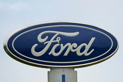 Ford recalls 737K vehicles to fix oil leaks, trailer brakes