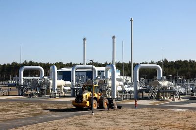 Russia not turning off gas taps, buyers have weeks for rouble pay