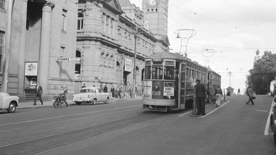 Advocates call for Hobart's heritage trams to be restored and displayed