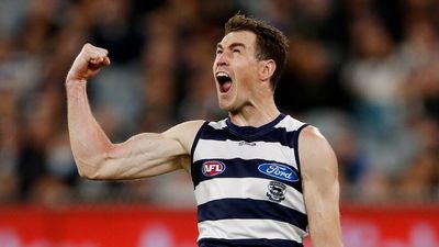 Geelong completes incredible comeback to beat Collingwood, Brisbane smokes North Melbourne by 108 points