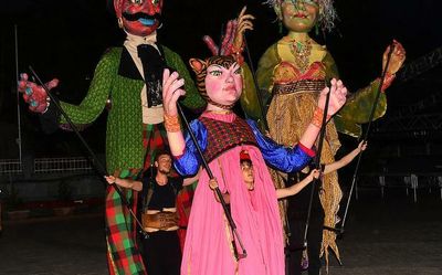 After taking over a mall in Chennai, giant puppets by France-based Les Grandes Personnes will now perform in Puducherry