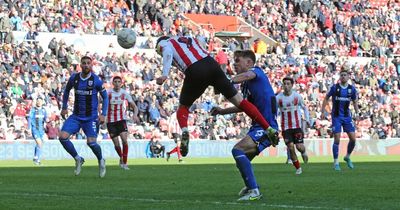 Nathan Broadhead strikes late to sink Gillingham and send Sunderland back into play-off places