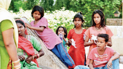 Delhi: No means to beat the heat, homeless grin & bear it