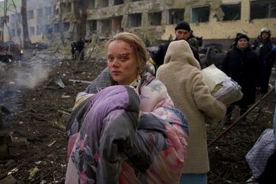 Ukraine blogger video fuels false info on Mariupol bombing