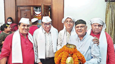 Many Indias usher in New Year with food & prayers