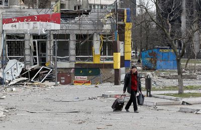 Evacuation attempts of people from Mariupol to continue on Sunday - Ukraine Dep PM