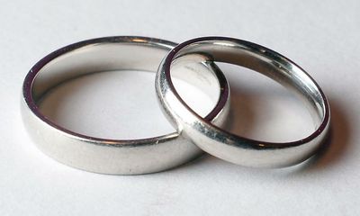 No-fault divorce: rush expected as new law introduced in England and Wales