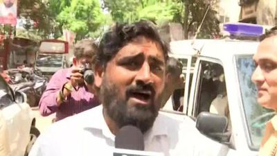 Mumbai: Hanuman Chalisa played on loudspeaker at MNS office after Raj Thackeray's warning; party worker fined Rs 5,500