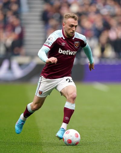 Jarrod Bowen scores winner on West Ham return as Everton misery continues