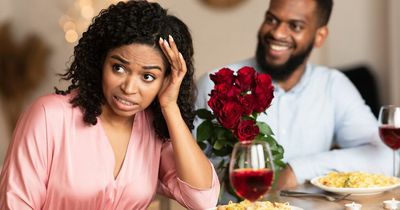 Woman 'mortified' as rude date refuses to tip waiter after not getting enough bread