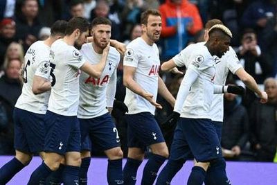 Harry Kane orchestrates attacking masterclass as Tottenham ramp up pressure on Arsenal