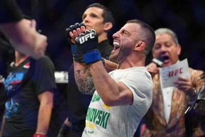 Will another Alexander Volkanovski title win at UFC 273 make him the best featherweight in history?